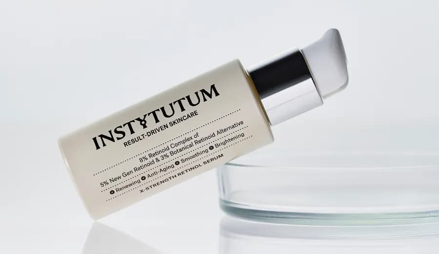 Retinoidy — formy, mechanizm działania, skuteczność i ich miejsce w Longevity Skincare